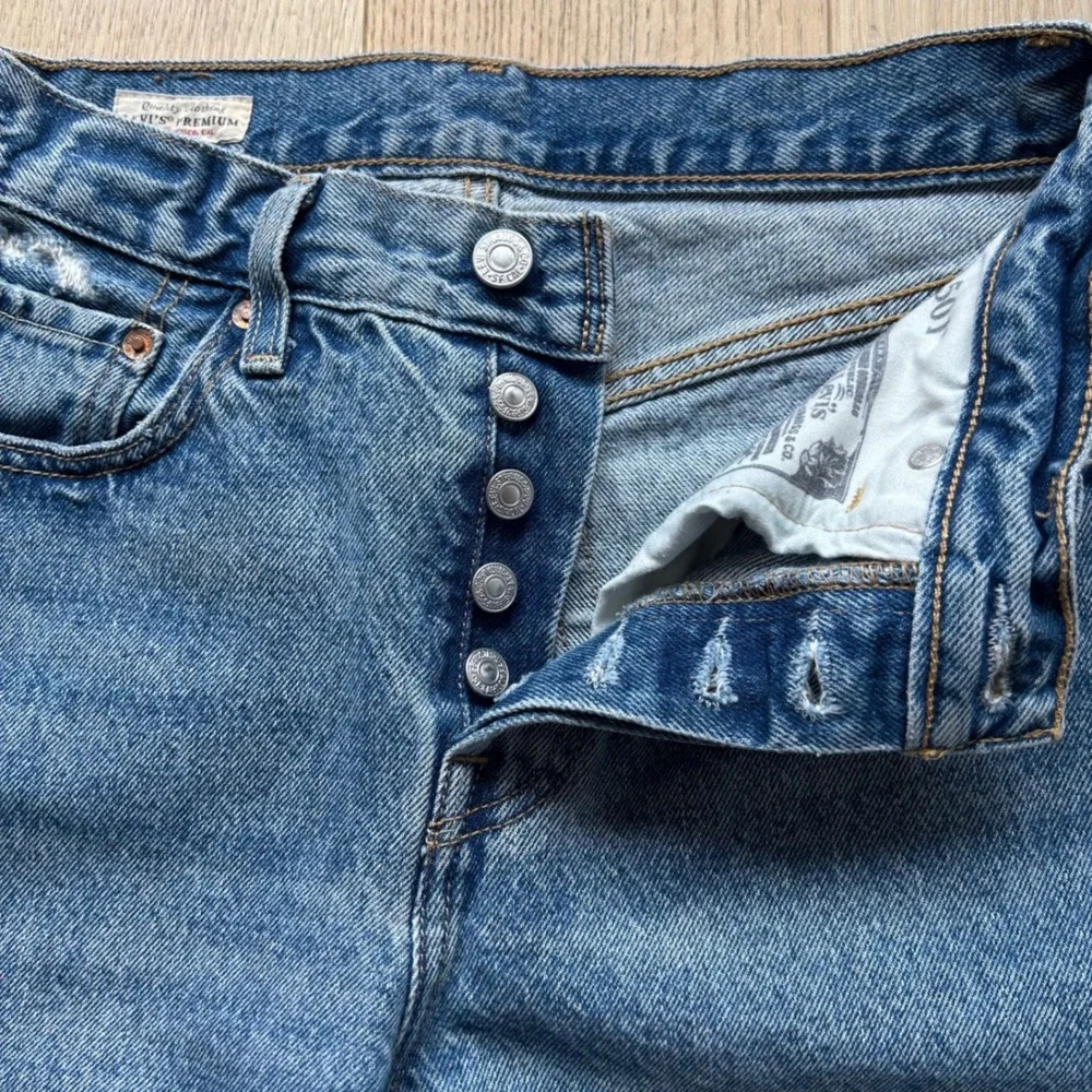 Levi's 501 Straight Leg Patchwork Jeans 26 Blue Distressed Denim Casual Upcycled - Picture 4 of 12